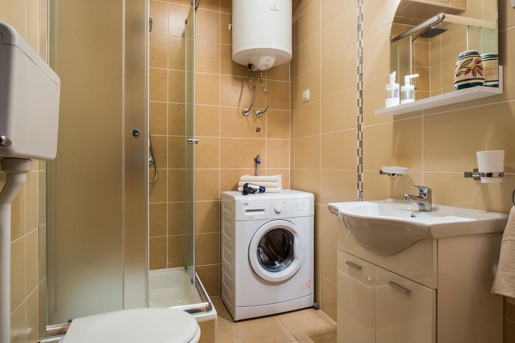 ! Promo! Central Evergreen Studio - Free Public Parking-Fast Wi-Fi Novi Sad Extérieur photo