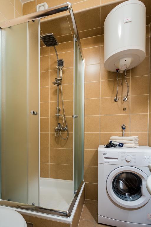 ! Promo! Central Evergreen Studio - Free Public Parking-Fast Wi-Fi Novi Sad Extérieur photo