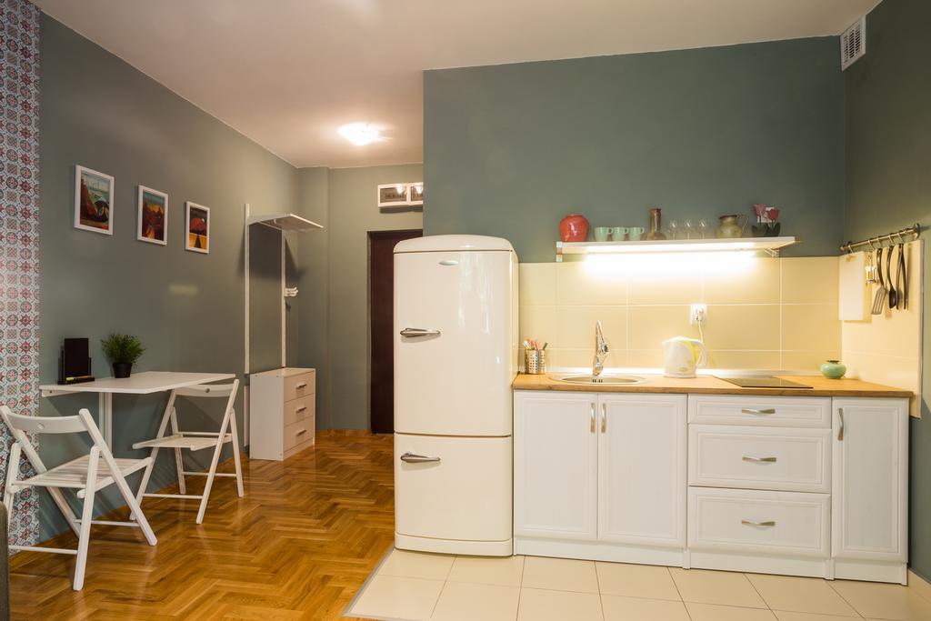 ! Promo! Central Evergreen Studio - Free Public Parking-Fast Wi-Fi Novi Sad Extérieur photo
