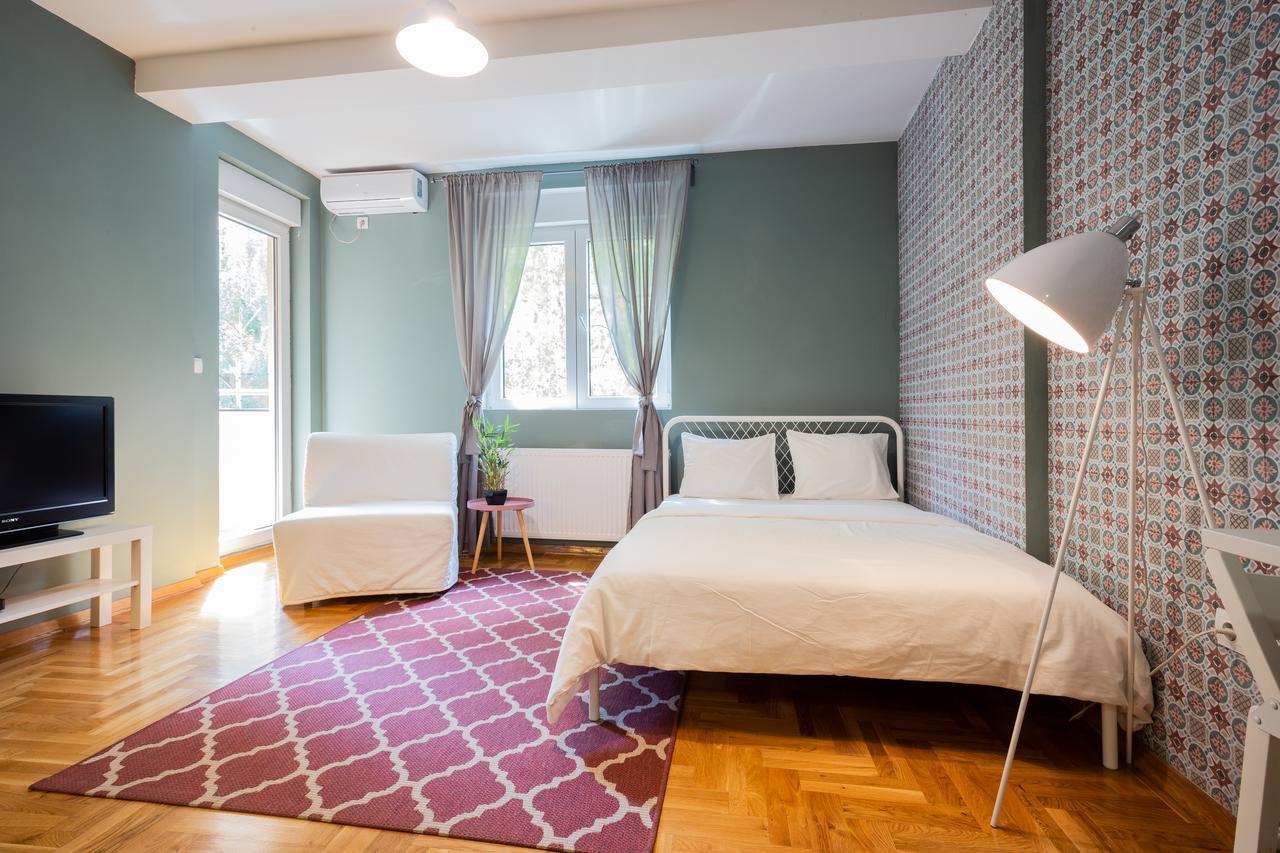 ! Promo! Central Evergreen Studio - Free Public Parking-Fast Wi-Fi Novi Sad Extérieur photo