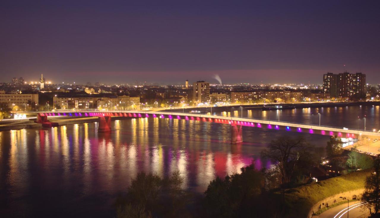 ! Promo! Central Evergreen Studio - Free Public Parking-Fast Wi-Fi Novi Sad Extérieur photo